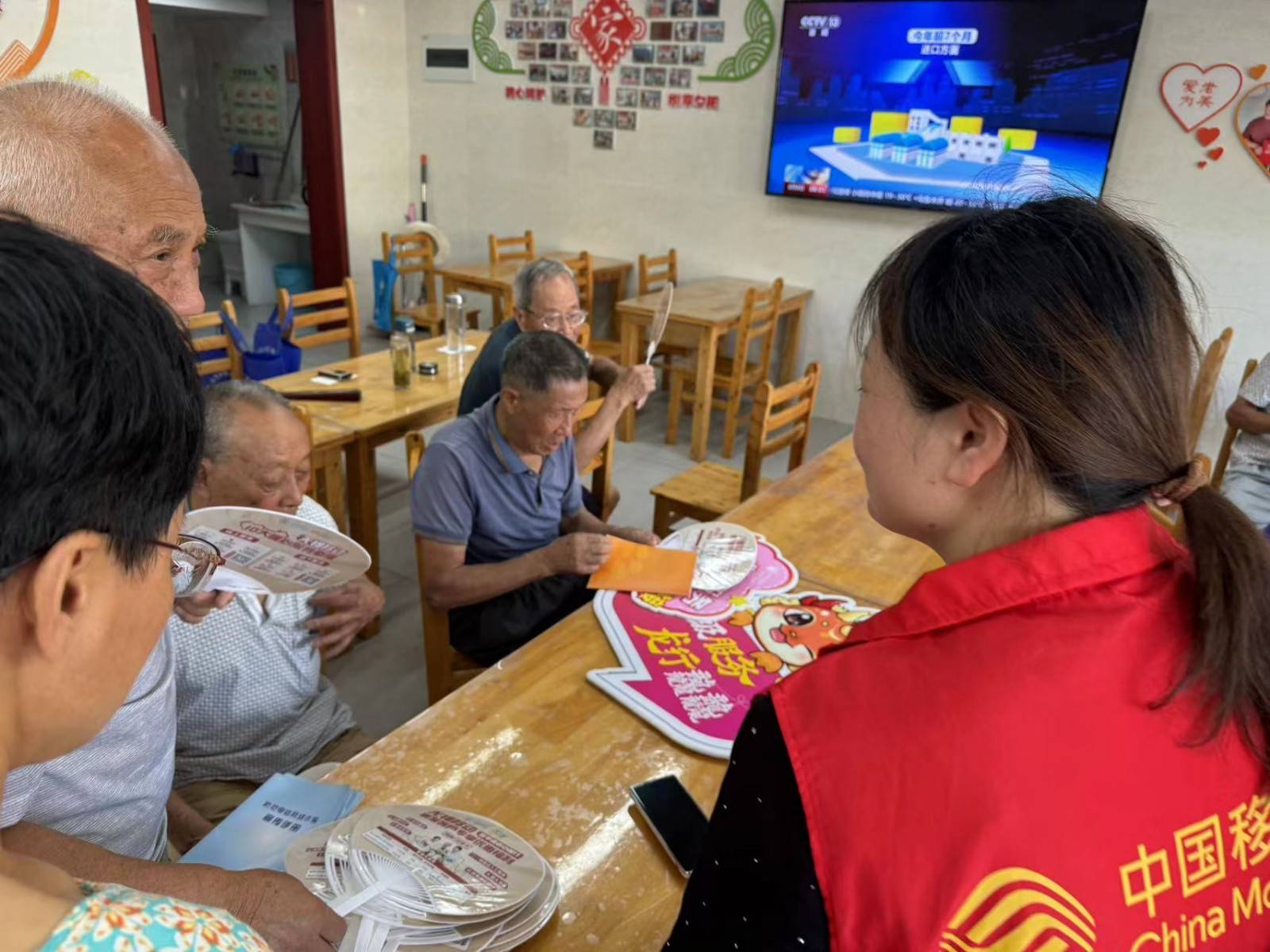 青岛移动与青岛海易科技联合李沧街道办举办“无忧上网，安享晚年”特色社区活动。